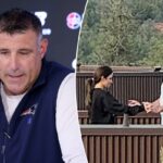 O técnico do New England Patriots, Mike Vrabel, fala em entrevista coletiva.