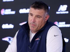 Mike Vrabel fala aos repórteres no Draft da NFL de 2026 – horas depois de surgirem novas fotos de beijos com Dianna Russini Mike Vrabel fala aos repórteres no Draft da NFL de 2026 – horas depois de surgirem novas fotos de beijos com Dianna Russini