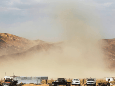 Milhares de pessoas na Califórnia foram alertadas para ‘manter janelas e portas fechadas’ Milhares de pessoas na Califórnia foram alertadas para ‘manter janelas e portas fechadas’