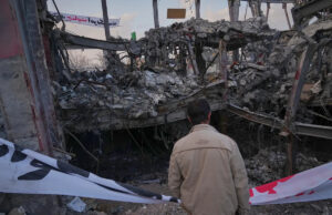 Militar dos EUA desaparecido após avião de combate abatido pelo Irã foi resgatado Yahoo news home