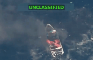 Militares dos EUA matam dois homens em novo ataque a navio no leste do Pacífico Militares dos EUA matam dois homens em novo ataque a navio no leste do Pacífico