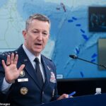 O general Dan Caine anunciou na quinta-feira que os militares dos EUA irão perseguir e embarcar ativamente em navios com ligações com o Irã ou com o comércio ilícito de petróleo do país, de acordo com autoridades dos EUA que falaram com o The Wall Street Journal.