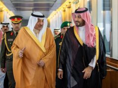 Ministro iraniano zomba das negociações de Trump durante visita a Putin enquanto o petróleo chega a US$ 110 – Atualizações ao vivo O príncipe herdeiro saudita Mohammed bin Salman recebe o príncipe herdeiro do Kuwait, Sheikh Sabah Khaled Al-Hamad Al-Sabah, antes de uma reunião excepcional do Conselho de Cooperação do Golfo (GCC), a primeira reunião presencial de líderes do Golfo desde que seus estados se tornaram uma frente na guerra do Irã, há dois meses, em Jeddah, Arábia Saudita, 28 de abril de 2026. Bandar Algaloud/Cortesia da Corte Real Saudita/Folheto via REUTERS ESTA IMAGEM FOI FORNECIDO POR TERCEIRO