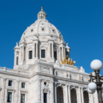 Minnesota avança polêmica proibição de crimes nos mercados de previsão à medida que o escrutínio aumenta. Cúpula do Capitólio do Estado de Minnesota