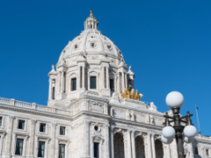Minnesota avança polêmica proibição de crimes nos mercados de previsão à medida que o escrutínio aumenta Minnesota avança polêmica proibição de crimes nos mercados de previsão à medida que o escrutínio aumenta. Cúpula do Capitólio do Estado de Minnesota