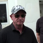 Missão lunar da NASA é um ‘contraste’ com a guerra dos EUA contra o Irã, diz senador dos EUA