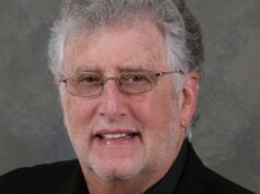 Mitchell Fink, colunista de fofocas, autor e personalidade de transmissão de entretenimento, morre aos 82 anos mitcjhell funk