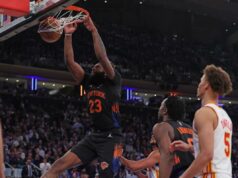 Mitchell Robinson, do Knicks, causa impacto em ambos os lados, já que Hawks não emprega táticas sujas O pivô do New York Knicks, Mitchell Robinson #23, enterrou a bola durante um jogo contra o Atlanta Hawks.