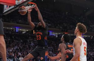 Mitchell Robinson, do Knicks, causa impacto em ambos os lados, já que Hawks não emprega táticas sujas O pivô do New York Knicks, Mitchell Robinson #23, enterrou a bola durante um jogo contra o Atlanta Hawks.