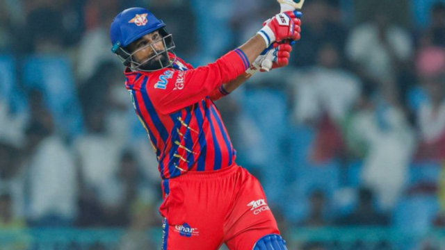 Mohammed Shami atinge o máximo de salvamento de partidas, o jogo segue para Super Over
