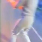 Um novo vídeo parece mostrar o momento em que um incendiário lançou uma bomba molotov nos escritórios de uma organização de mídia iraniana no noroeste de Londres.