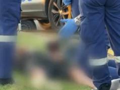 Motorista supostamente atropelou um adolescente de bicicleta elétrica em Sydney antes de partir Motorista supostamente atropelou um adolescente de bicicleta elétrica em Sydney antes de partir