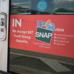 Motoristas de Ferrari com vale-refeição – como os estados ajudam os golpistas a jogar o bem-estar