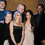 Mudanças na indústria musical: Laufey se renova com a Warner Chappell e receberá o prêmio Creative Voice da ASCAP; Miles Gersh é promovido a vice-presidente executivo da Warner Records