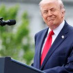 O presidente Donald Trump com o rei Charles durante um jantar de Estado nos EUA em maio