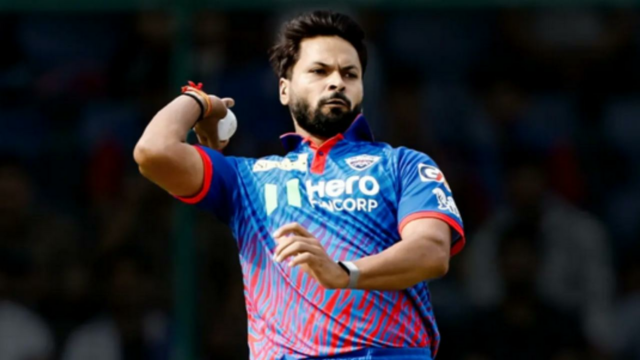 Mukesh Kumar ajuda DC a escolher dois postigos rápidos; MI alcança 73 corridas em 10 saldos
