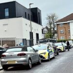 O incidente aconteceu na Finchley Reform Synagogue em Fallow Court Avenue, North Finchley, durante a noite