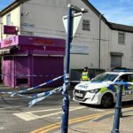 Mulher, na casa dos 30 anos, é presa depois que duas crianças morreram em um incêndio em uma casa em Wolverhampton