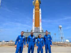 NASA se prepara para lançar astronautas na primeira viagem lunar em meio século Foguete lunar Artermis II da NASA