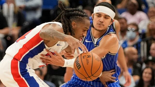 NBA multa Magic em US$ 25 mil por listar Anthony Black como eliminado antes de jogar na vitória sobre o Pistons
