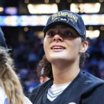 NCAA enfrenta fortes críticas no torneio feminino por causa do estranho momento do troféu