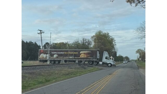 NCDOT planeja melhorias para evitar acidentes com caminhões no problemático Yahoo news home