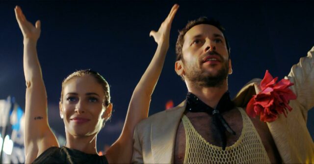 Na sátira brilhante 'Sim', a festa continua em Israel, enquanto a culpa é opcional
