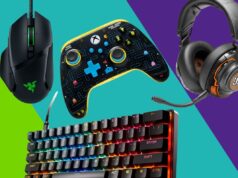 Não perca a Amazon Gaming Week – economize muito em equipamentos de jogos, acessórios e títulos importantes Controlador Xbox preto com design e personagens do labirinto Pac-Man.
