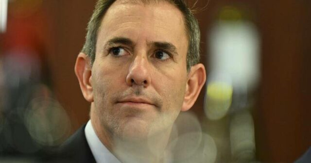 'Não seremos poupados': alerta de inflação enquanto o conflito ameaça O tesoureiro Jim Chalmers irá a Washington para as reuniões de primavera do FMI e do Banco Mundial. Foto: Lukas Coch/AAP PHOTOS