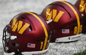 Nativos americanos respondem ao novo logotipo polarizador dos Comandantes de Washington Download app from appStore