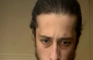 Neo-nazista é considerado culpado de planejar ataque com arma de fogo em massa após ser pego por uma armação secreta do MI5 Alfie Coleman, então com 19 anos, foi mantido do lado de fora de um supermercado Morrisons em Stratford, leste de Londres, depois de trocar £ 3.500 por uma arma e munição em setembro de 2023.