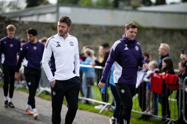 Nicky Butt acha que Michael Carrick não 'causará' a mesma Nicky Butt acha que Michael Carrick não 'causará' a mesma 'dor de cabeça' que um ex-técnico do Man Utd