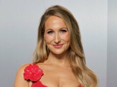 Nikki Glaser sofre erro no guarda-roupa de roupa íntima em ‘Live With Kelly and Mark’ Tudo o que Nikki Glaser brincou na indústria da beleza e da moda