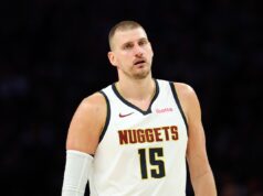 Nikola Jokic e Julius Randle recebem punições da NBA por briga nos playoffs Denver Nuggets star Nikola Jokic against Minnesota Timberwolves