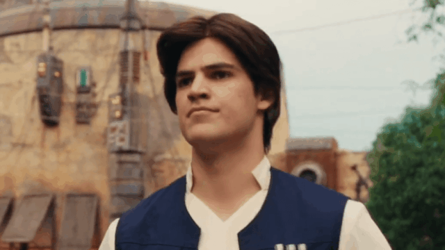 'No Harrison Ford': o novo Han Solo da Disneylândia estreia 'No Harrison Ford': o novo Han Solo da Disneylândia estreia no Galaxy's Edge e é criticado pelos fãs por 'A pior peruca de todos os tempos' e muito mais