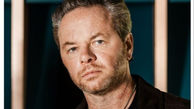 Noah Hawley, criador de 'Fargo' e 'Alien: Earth', diz que o YouTube é sua 'maior competição': 'Você está perdendo olhos para coisas que são gratuitas'
