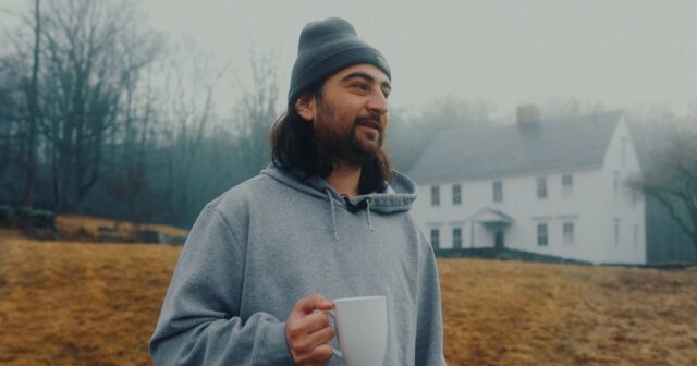 Noah Kahan compartilha o conselho de seu terapeuta que ele 'nunca foi capaz de fazer'
