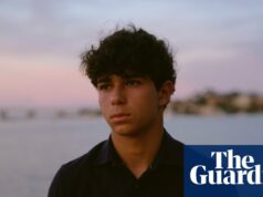 Noah, de quinze anos, não foi expulso de nenhuma plataforma de mídia social – ele ainda está lutando contra a proibição de menores de 16 anos na Austrália no tribunal Noah, de quinze anos, não foi expulso de nenhuma plataforma de mídia social – ele ainda está lutando contra a proibição de menores de 16 anos na Austrália no tribunal