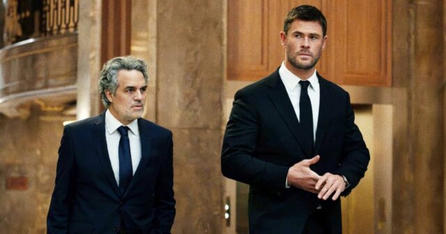 Jeanine Mason e Wes Chatham na 2ª temporada de Cross