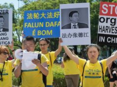 Novo livro afirma que a China está extraindo órgãos de prisioneiros e vendendo-os a estrangeiros Novo livro afirma que a China está extraindo órgãos de prisioneiros e vendendo-os a estrangeiros