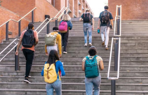 Novo sistema universitário de livre expressão de reclamações entrará em vigor este ano Yahoo news home