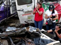 Número de mortos em atentado contra ônibus na Colômbia sobe para 20 durante onda de violência Número de mortos em atentado contra ônibus na Colômbia sobe para 20 durante onda de violência