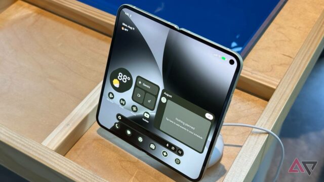 O Android 17 nos dá uma visão antecipada dos papéis de parede impressionantes do Pixel 11 Pro Fold
