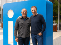 O CEO do LinkedIn está seguindo em frente; por favor, segurem seus chorosos tributos em vídeo O CEO do LinkedIn está seguindo em frente; por favor, segurem seus chorosos tributos em vídeo