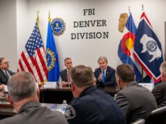 O FBI diz que a fraude cibernética custou aos americanos US$ 21 bilhões no ano passado – aqui está o que você precisa saber FBI diz que fraude cibernética custou US$ 21 bilhões aos americanos no ano passado – aqui está o que você precisa saber | Reunião do FBI em um escritório de campo