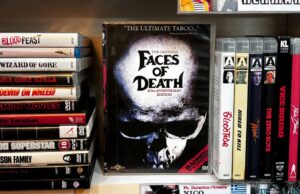 O ‘Faces of Death’ original tem um passado distorcido nas escolas secundárias do sul da Califórnia O 'Faces of Death' original tem um passado distorcido nas escolas secundárias do sul da Califórnia