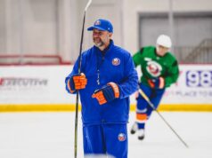 O GM dos Islanders não podia esperar mais para fazer uma jogada impressionante de Pete DeBoer: ‘Não. 1 agente livre O técnico do New Islanders, Peter DeBoer, no gelo.