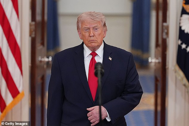 O Irã ameaça Trump com retaliações “devastadoras e generalizadas” após O Irã ameaçou Donald Trump (FOTO) com retaliações ‘devastadoras e generalizadas’