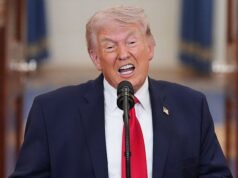 O Irã ameaça os EUA com ataques “esmagadores” e lança ataques em todo o Oriente Médio – horas depois de Trump ter prometido enviar o país para “de volta à idade da pedra” – atualizações ao vivo Crédito obrigatório: Foto de Pool/ABACA/Shutterstock (16812901ag) O presidente Donald Trump fala sobre a guerra do Irã no Cross Hall da Casa Branca na quarta-feira, 1º de abril de 2026, em Washington. Presidente Trump fala sobre a Guerra do Irã - DC, Washington, Estados Unidos - 01 de abril de 2026