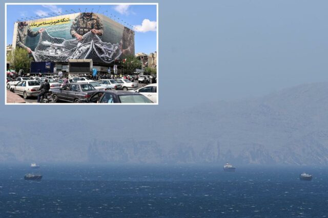 O Irão ameaça ‘destruir’ os navios que passam pelo Estreito Vários barcos na costa da província de Musandam, com vista para o Estreito de Ormuz.